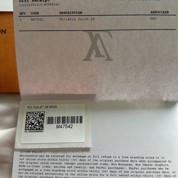 AUTHENTIC LOUIS VUITTON TOILETRY POUCH 26. Excellent condition. - Picture 7 of 14